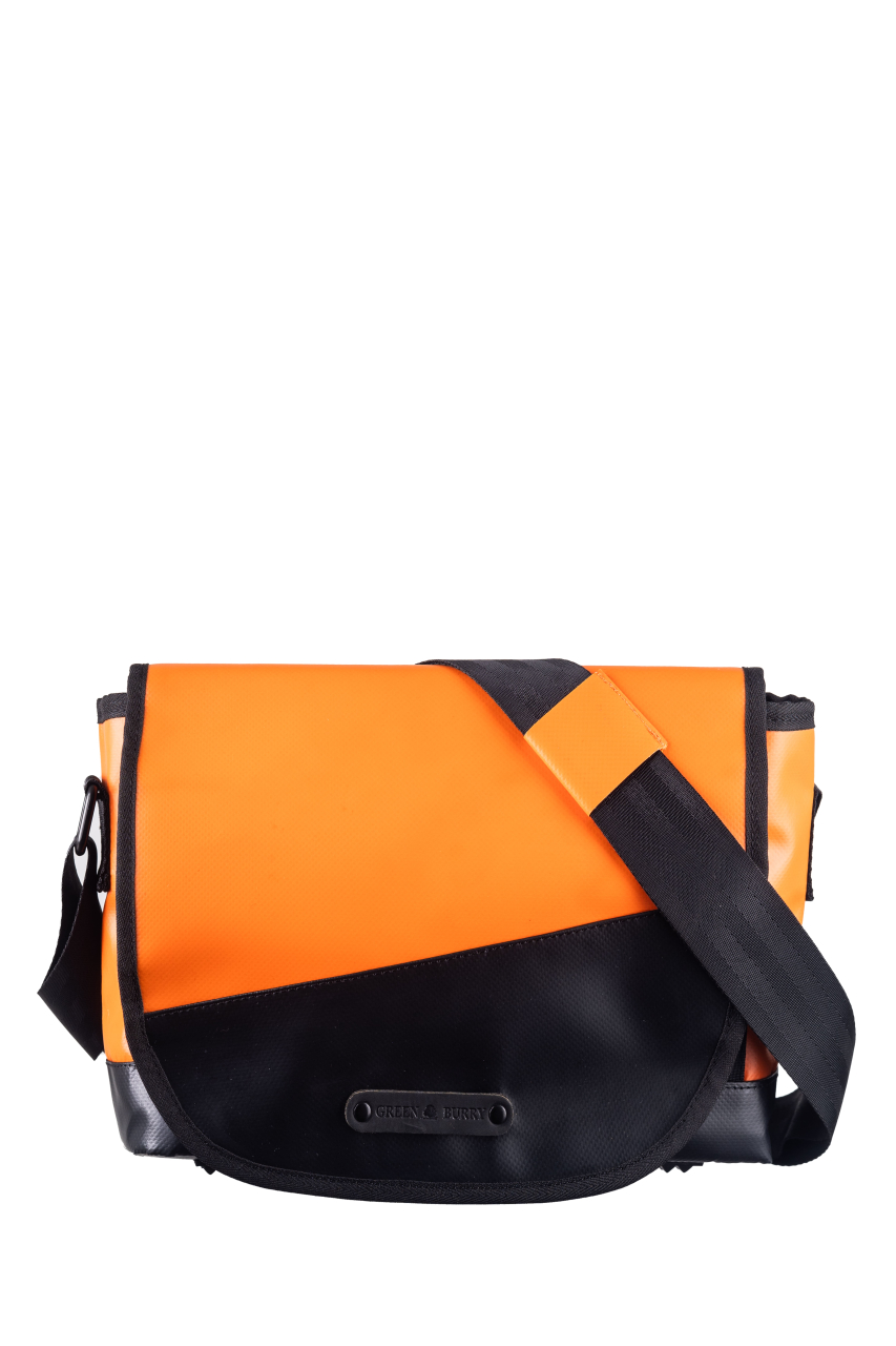 Upcycled Crossbody aus Tarpaulin orange/black