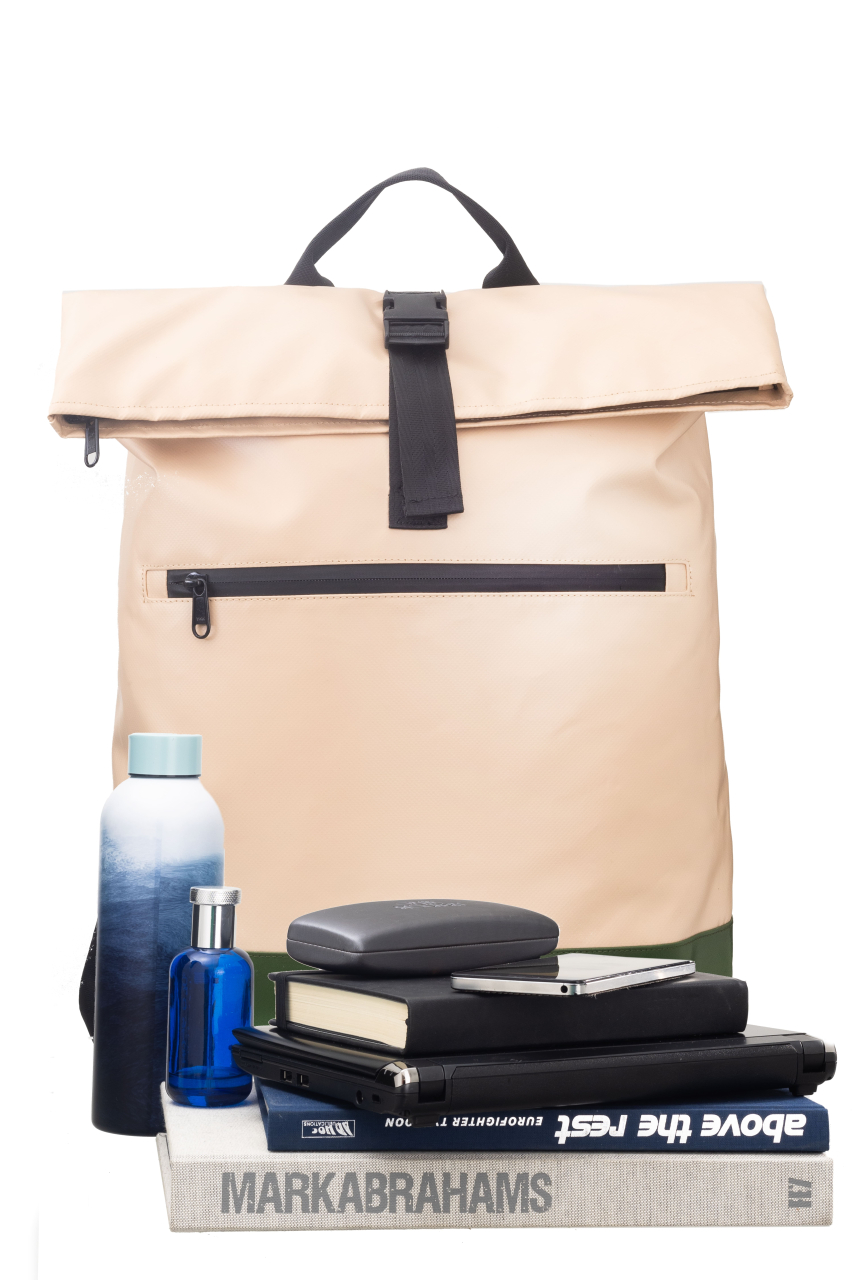 Upcycled Rucksack aus Tarpaulin beige/olive