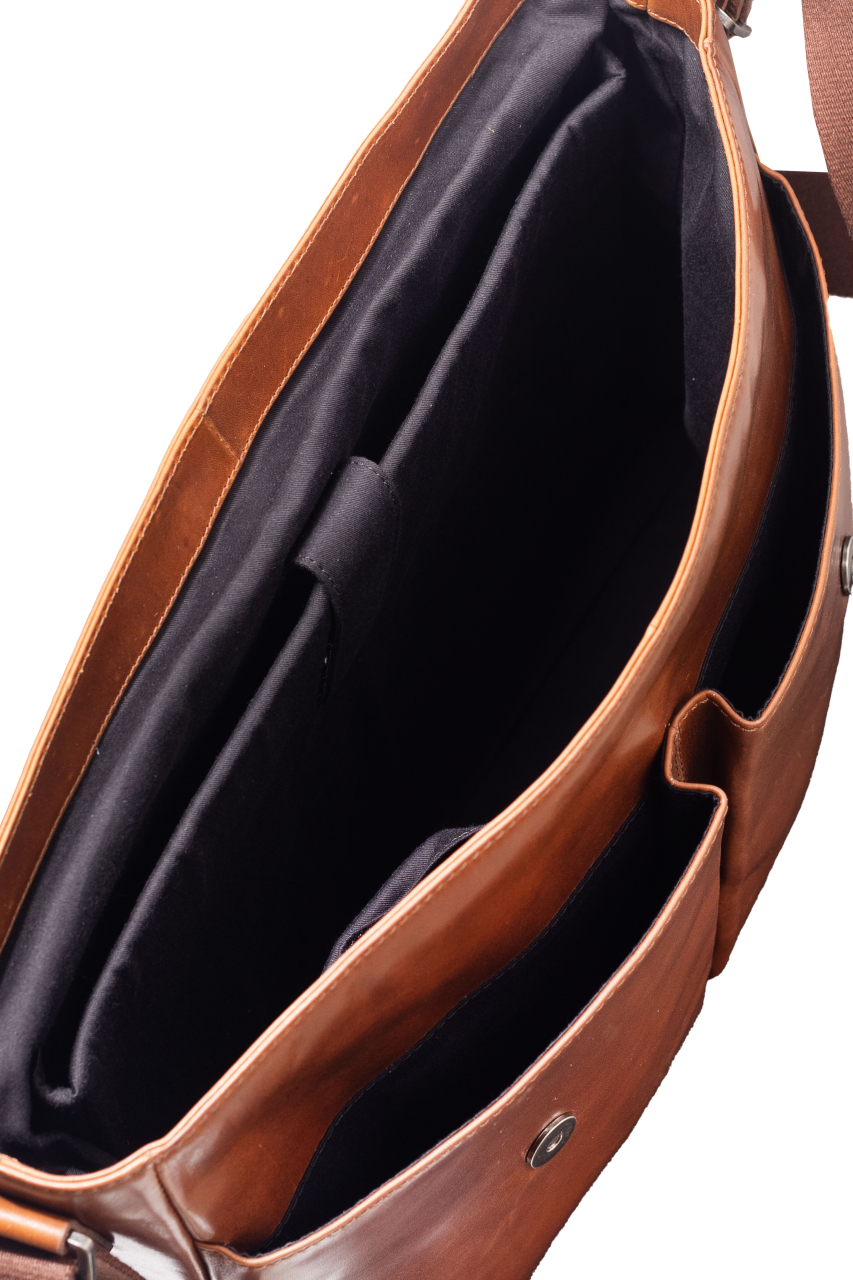 Waxy Vintage Tobacco A4 Messenger